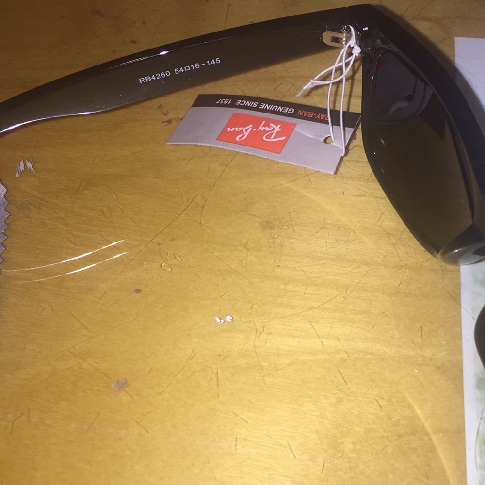Ray-ban sunglasses - Picture 6 of 8